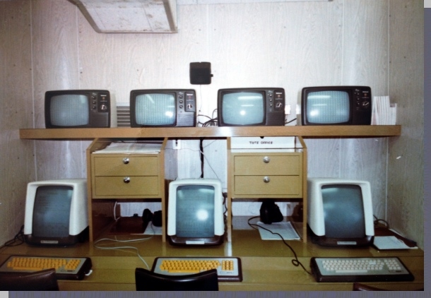 Image of the operations end of an ATL mobile computer tote